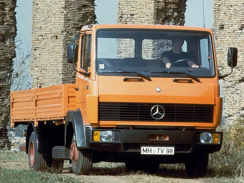 Mercedes-Benz 1114