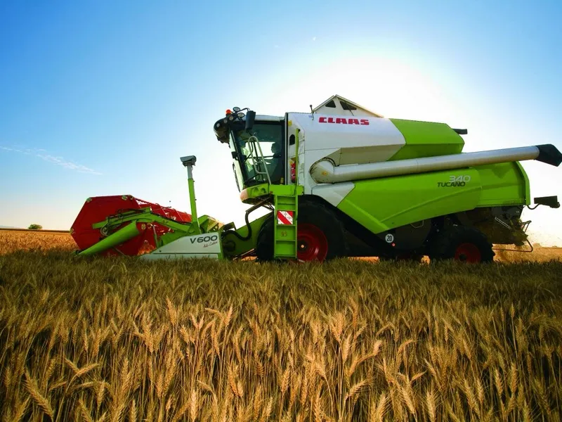 Claas TUCANO