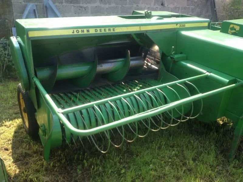 John Deere 332 A