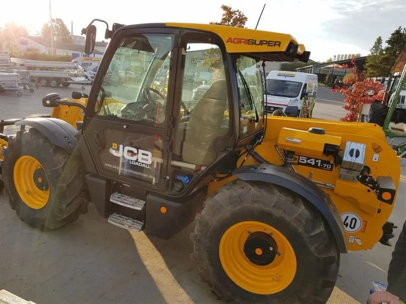 JCB 541