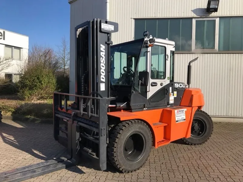 Doosan D90