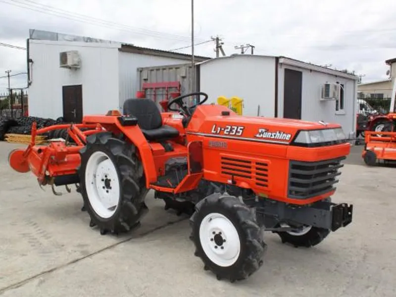 Kubota L1-235