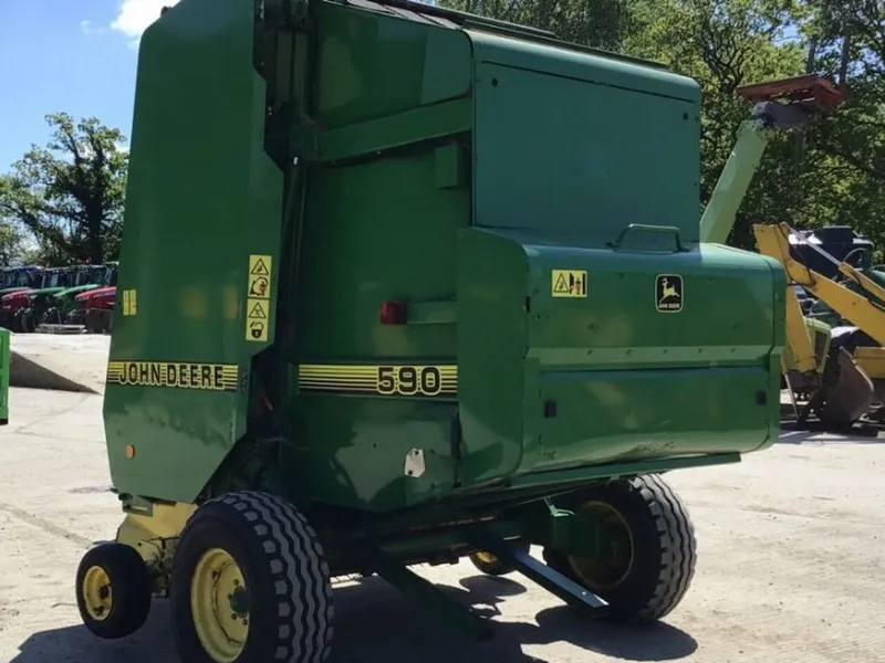 John Deere 590