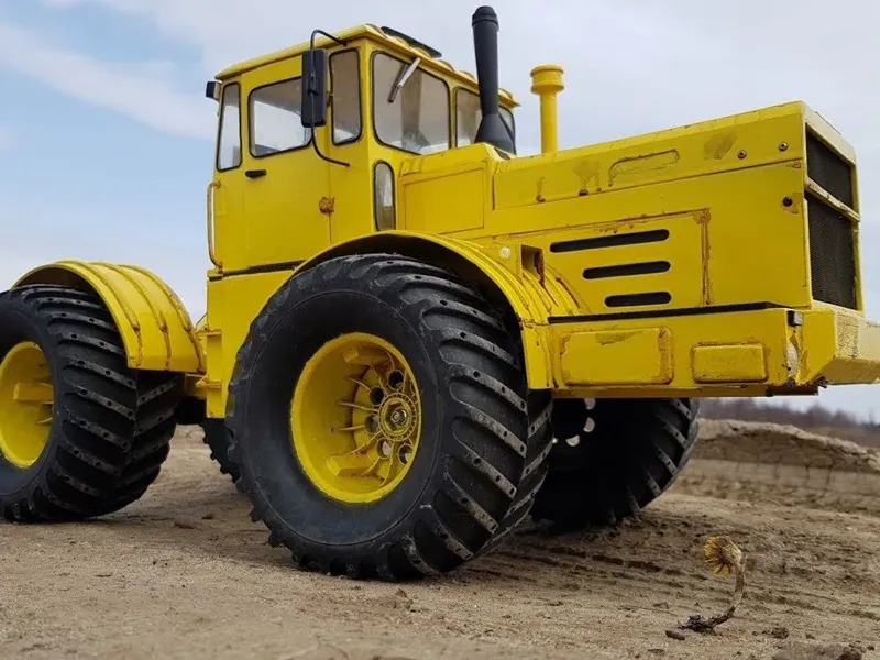 Кировец K-700
