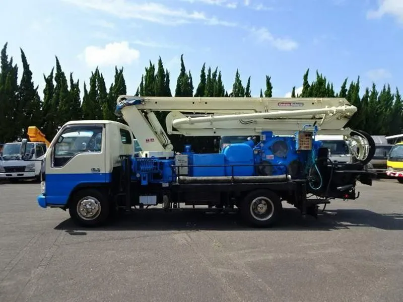 Isuzu ELF